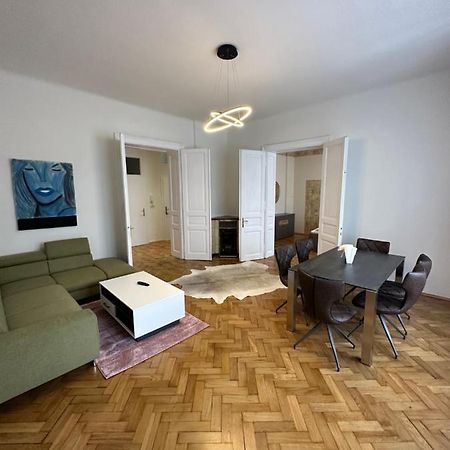 Artliving Apartment-Top 3 Self Check-In กราซ ภายนอก รูปภาพ