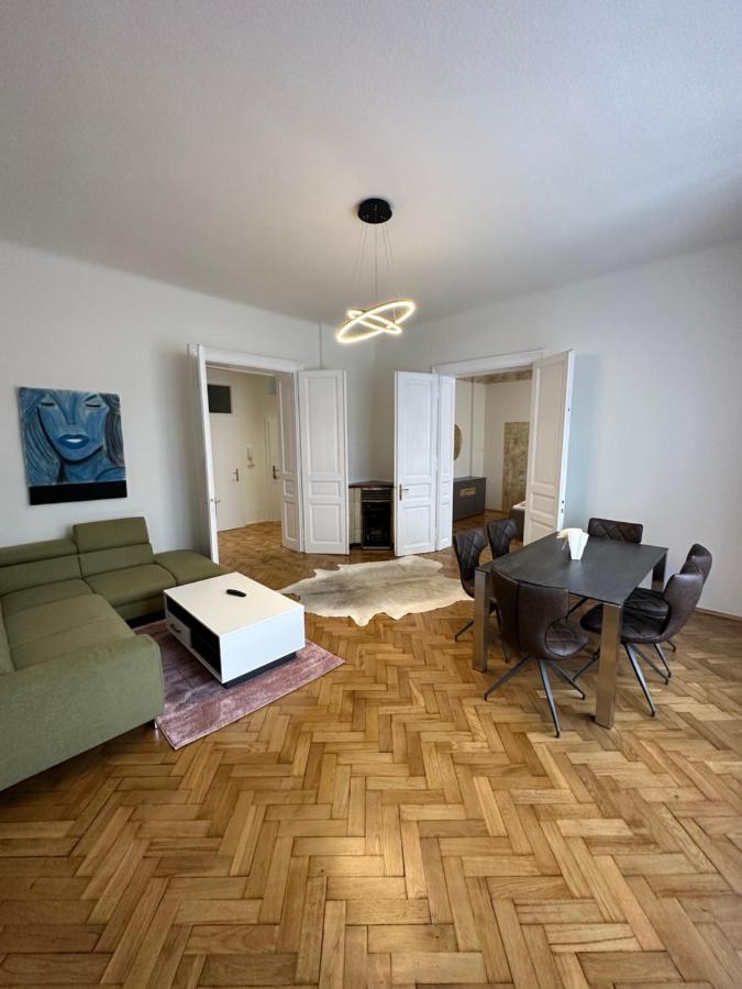Artliving Apartment-Top 3 Self Check-In กราซ ภายนอก รูปภาพ
